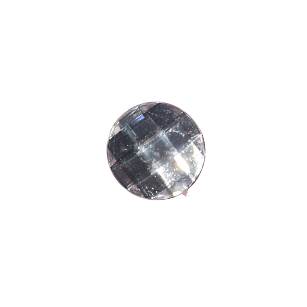 Close-up of a 16mm clear circle flatback rhinestone with a square pattern, perfect for adding a touch of elegance to carnival costumes and custom designs