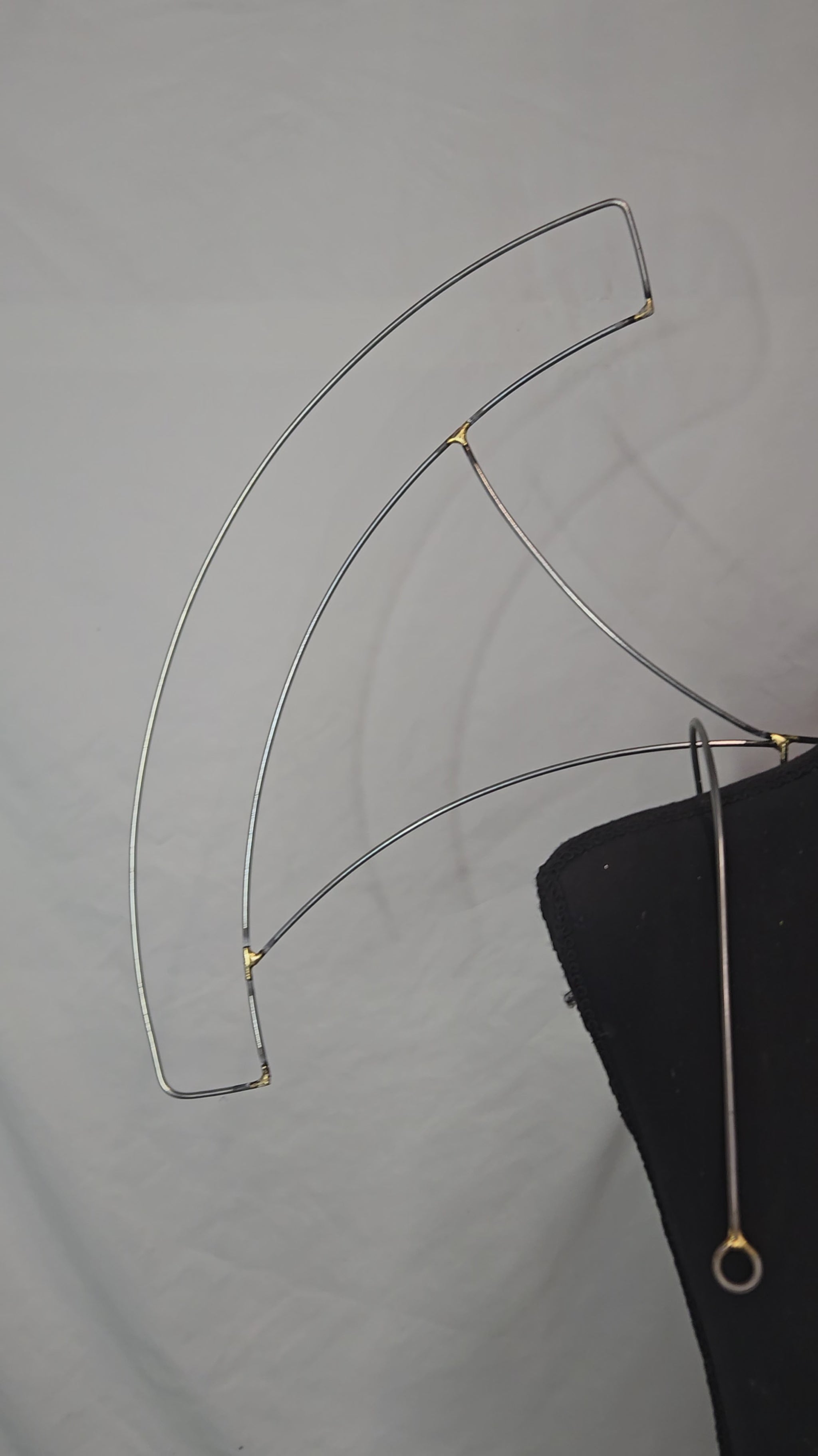 Carnival Detachable Over Shoulder Semi Circle Midline Wire Frame – video